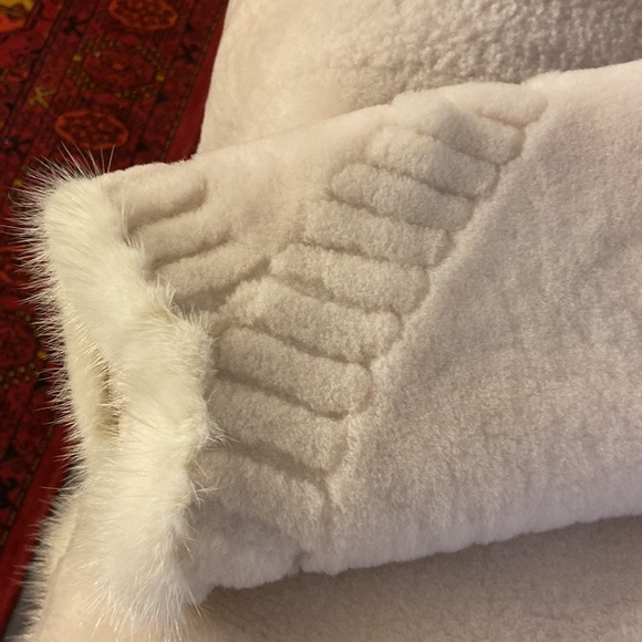 Lamb coat - Picture 5 of 13